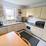 Moderne Und Gemuetliche Stadtnahe Apartament *