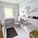 Moderne Und Gemuetliche Stadtnahe Apartament