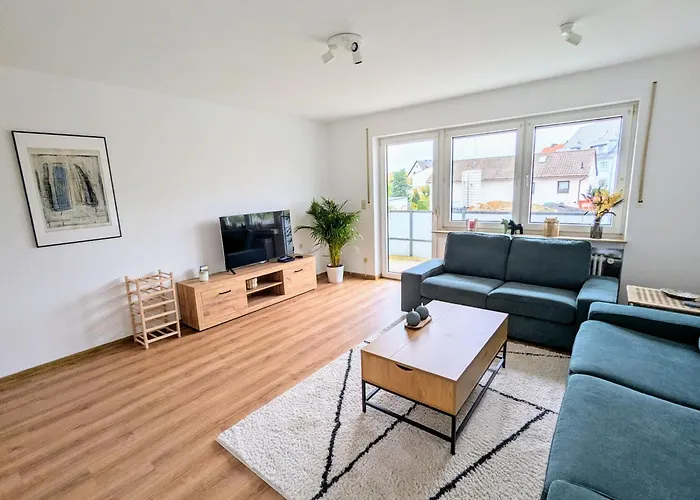 Moderne Und Gemuetliche Stadtnahe Apartament